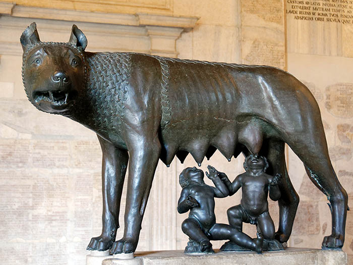 Bronse-statue-Capitoline-wolf.jpg