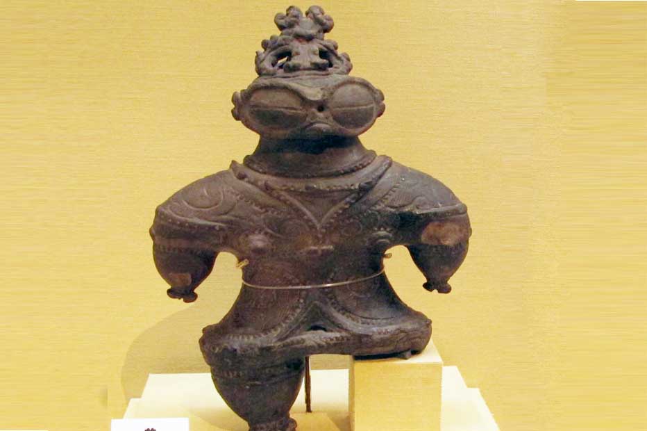 Dogu figurine from Jomon period - Tokyo National Museum