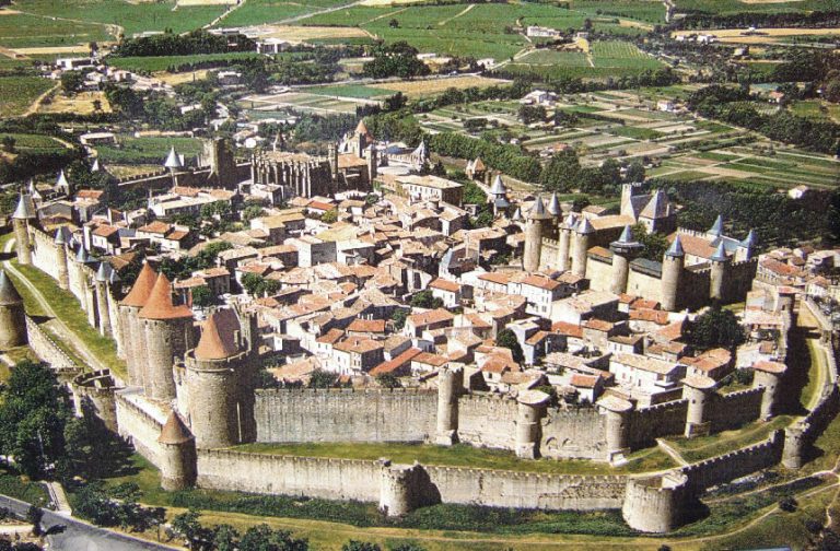 How Medieval European cities started to develop?
