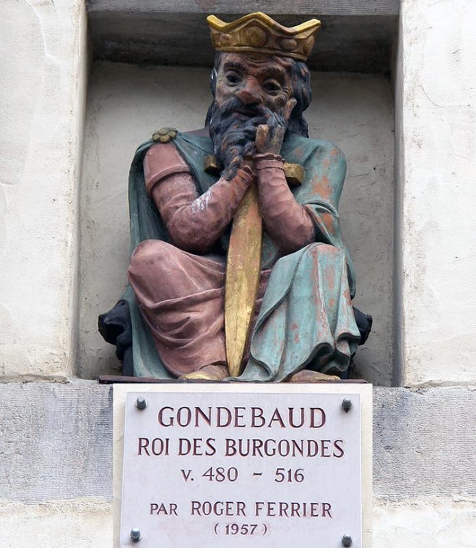 Statue of Burgundian king Gundobad in Geneva (Switzerland) Gundobad statue in Geneva (Switzerland)