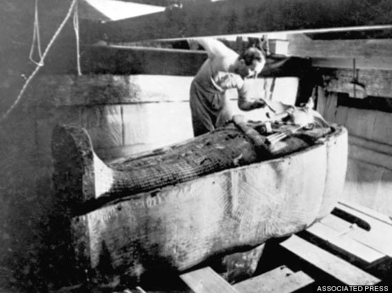 Howard Carter inside Tutankhamun tomb