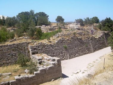 The walls of the acropolis (citadel) belong to Troy VII