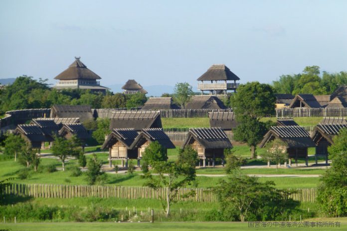 Reconstruction of village from Yayoi period. Image: http://www.tabirai.net/sightseeing/tatsujin/0000033.aspx Reconstruction of village from Yayoi period. Image: http://www.tabirai.net/sightseeing/tatsujin/0000033.aspx